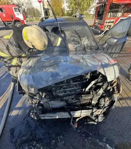 За сутки в Ленобласти ликвидировали 13 пожаров и шесть ДТП