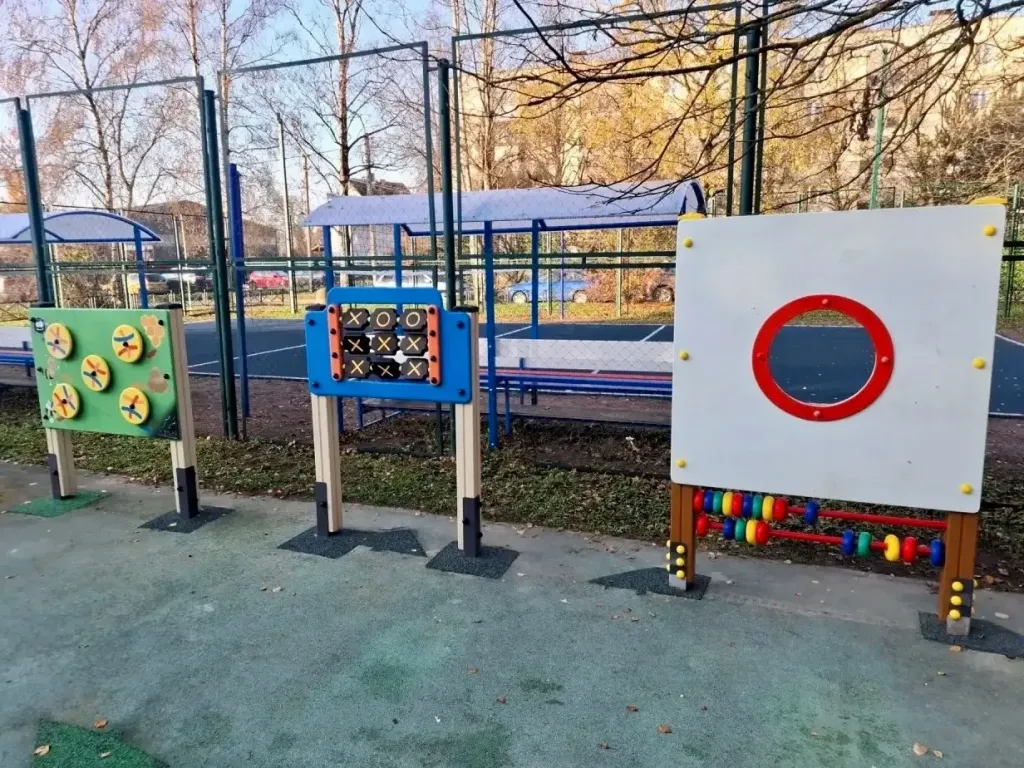 В Заневке открыли новую детскую площадку площадью 1,1 тыс. кв. м