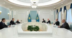 Дрозденко обсудил с Токаевым сотрудничество в логистике и атомной энергетике